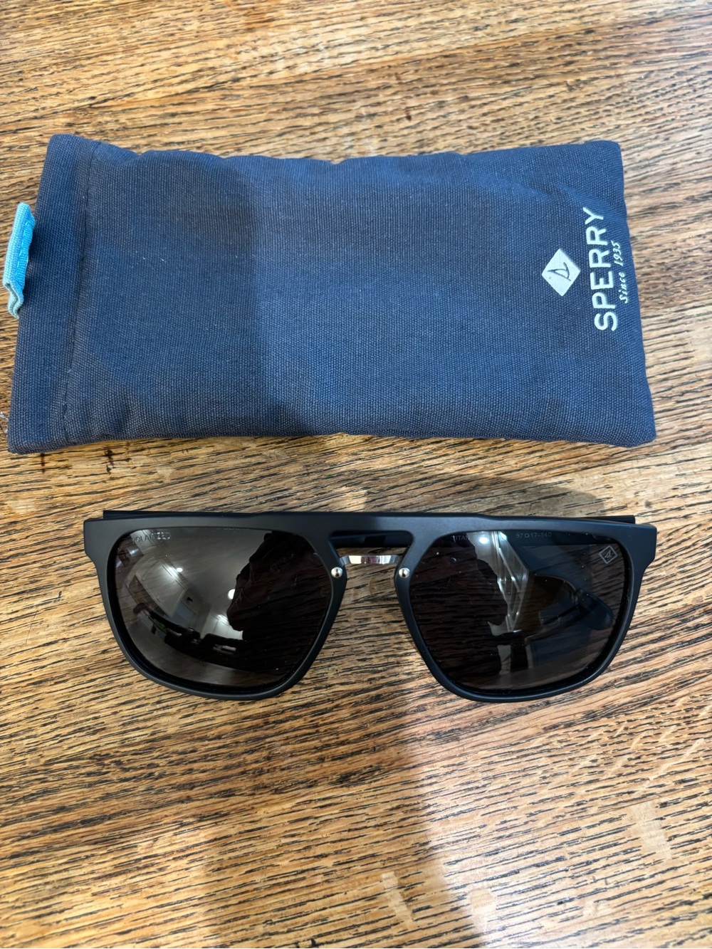Sperry Titan PM Polarized Black Sunglasses with Dark Lenses. Hybrid Pilot. Case